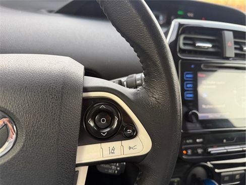 Used 2017 Toyota Prius Three Touring image 24