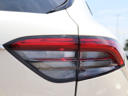 Used 2022 Maserati Levante Modena image 13