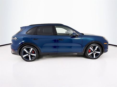 New 2026 Porsche Cayenne GTS image 8