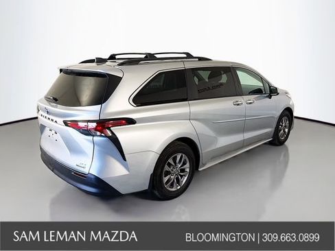 Used 2021 Toyota Sienna XLE w/ XLE Plus Package image 7