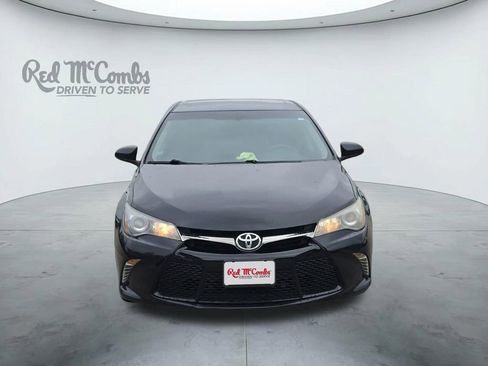Used 2017 Toyota Camry SE w/ Moonroof Package FWD image 8