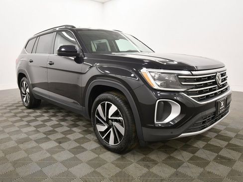 Used 2025 Volkswagen Atlas SE image 10