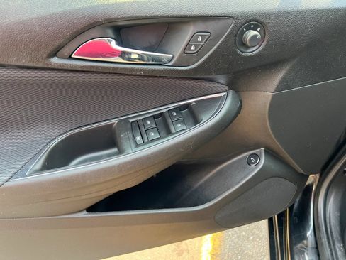 Used 2019 Chevrolet Cruze LT w/ LT True North Edition FWD image 12