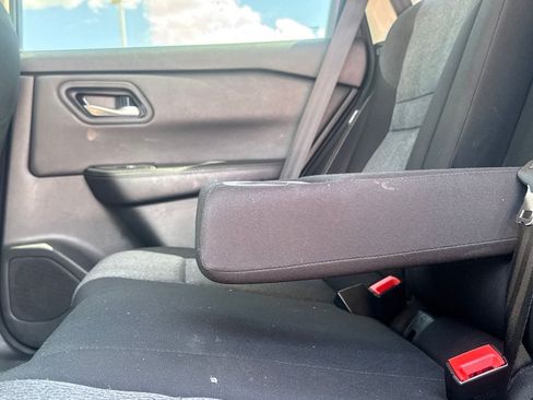 Certified 2025 Nissan Rogue SV AWD/4WD image 38
