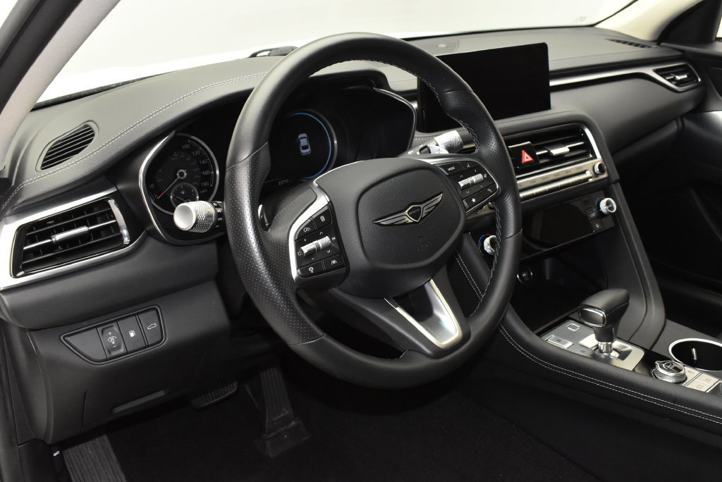 Used 2025 Genesis G70 2.5T AWD/4WD image 17