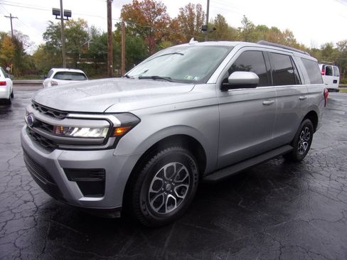 Used 2024 Ford Expedition XLT image 9