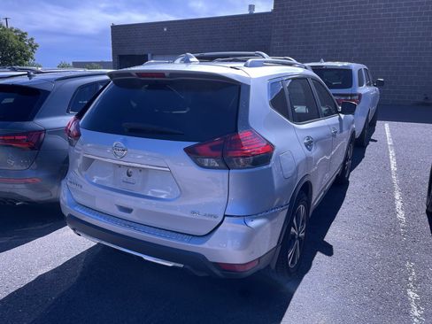 Used 2017 Nissan Rogue SL w/ SL Premium Package AWD/4WD image 2