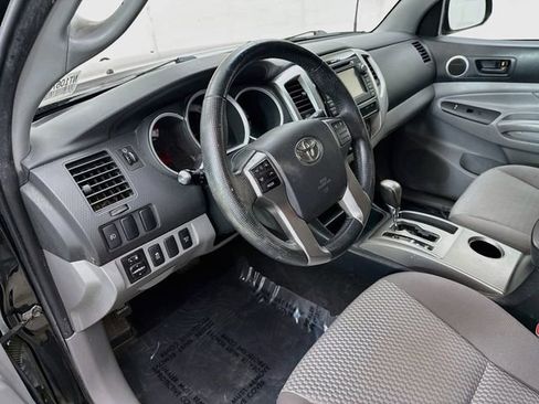 Used 2013 Toyota Tacoma 4x4 Double Cab w/ SR5 Pkg image 9