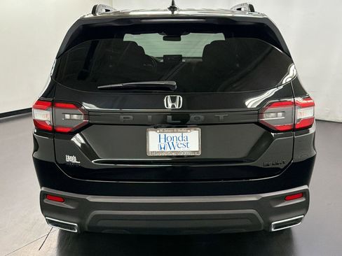 Certified 2023 Honda Pilot Sport image 10