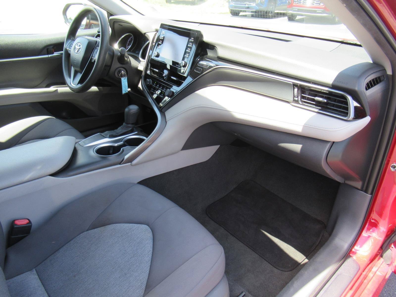 Used 2021 Toyota Camry LE FWD image 12