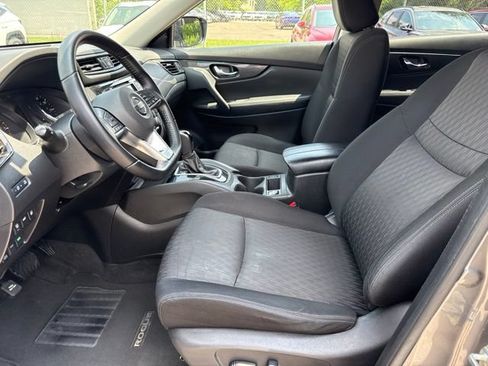 Used 2020 Nissan Rogue SV AWD/4WD image 18