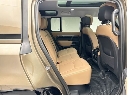 Certified 2025 Land Rover Defender 110 X-Dynamic SE image 4