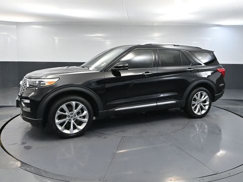 Used 2023 Ford Explorer Platinum w/ Technology Package AWD/4WD image 11