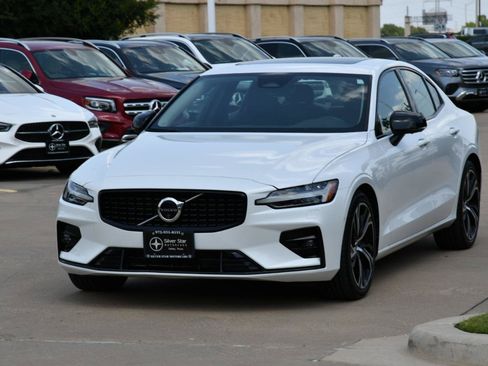 Used 2024 Volvo S60 B5 Plus FWD image 2
