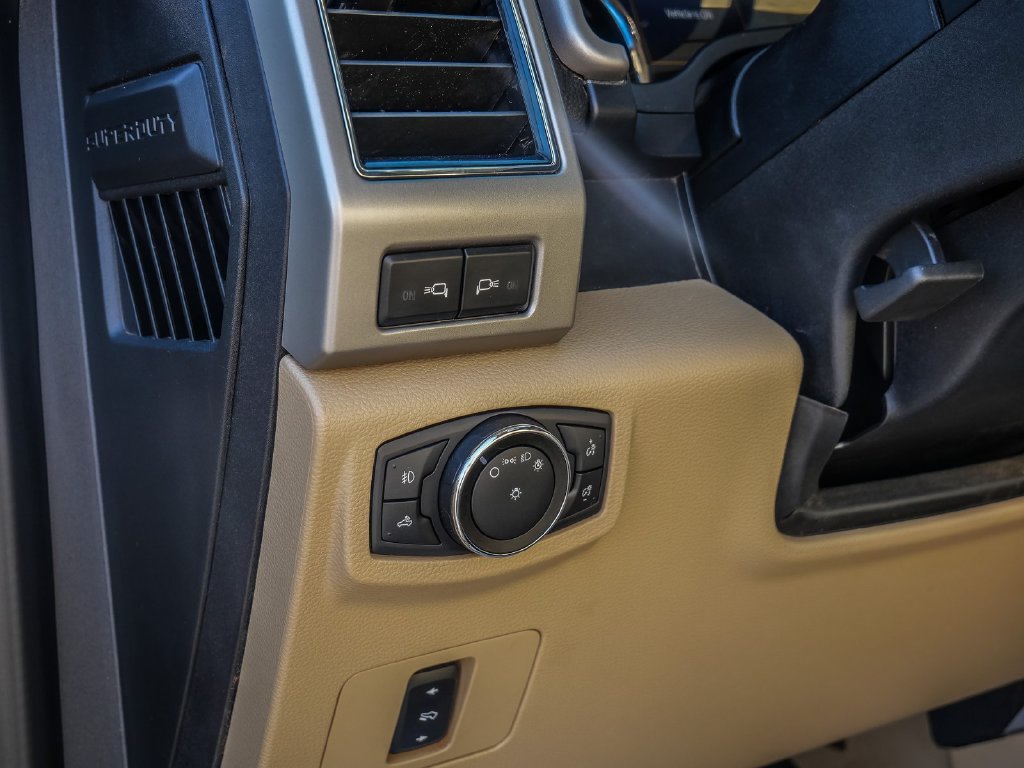Used 2021 Ford F250 Lariat w/ Lariat Value Package AWD/4WD image 29