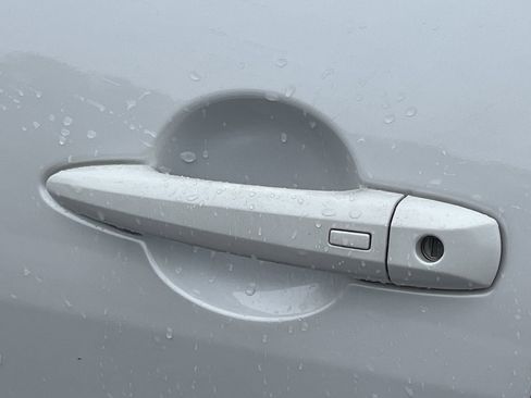 Used 2024 Nissan Sentra SR w/ SR Premium Package image 31