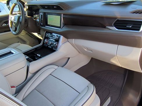 Certified 2022 GMC Yukon XL Denali image 31