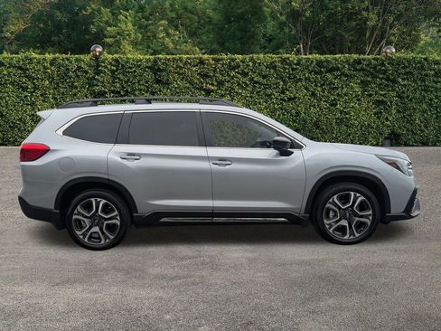 Certified 2025 Subaru Ascent Limited w/ Popular Package #1 AWD/4WD image 3