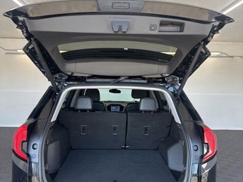 Used 2022 GMC Terrain SLT w/ Elevation Edition FWD image 27