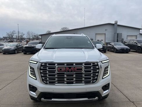 Used 2025 GMC Yukon XL Denali image 2