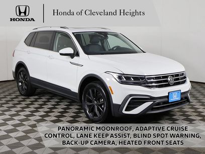 Used 2024 Volkswagen Tiguan SE w/ Panoramic Sunroof Package
