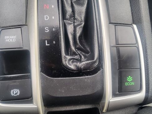Used 2019 Honda Civic LX image 32