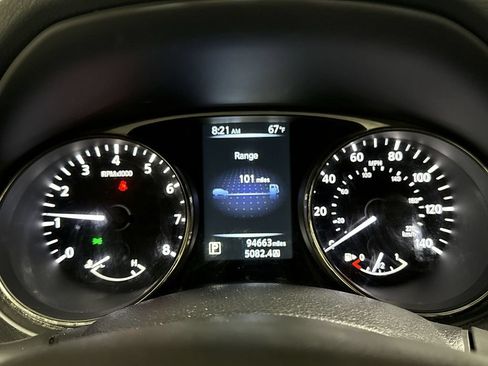 Used 2015 Nissan Rogue SV AWD/4WD image 12