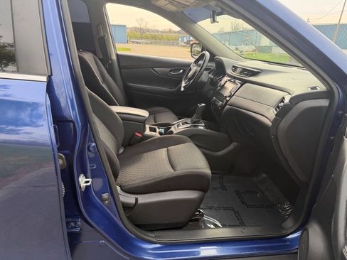 Used 2020 Nissan Rogue SV image 9