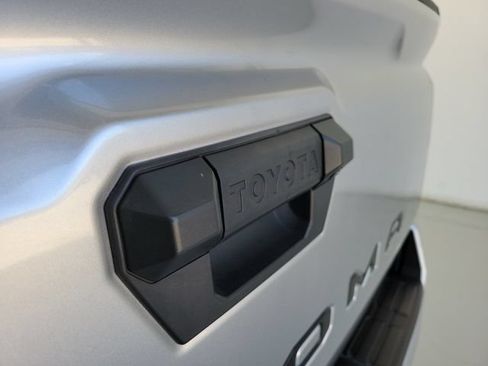 Used 2024 Toyota Tacoma TRD Sport AWD/4WD image 9