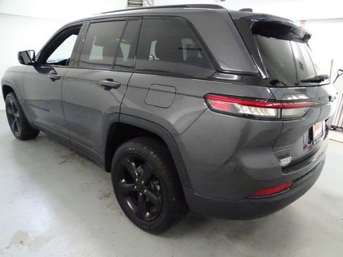 Used 2023 Jeep Grand Cherokee Altitude AWD/4WD image 19