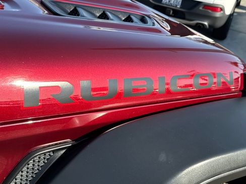 Used 2021 Jeep Gladiator Rubicon w/ Safety Group AWD/4WD image 9