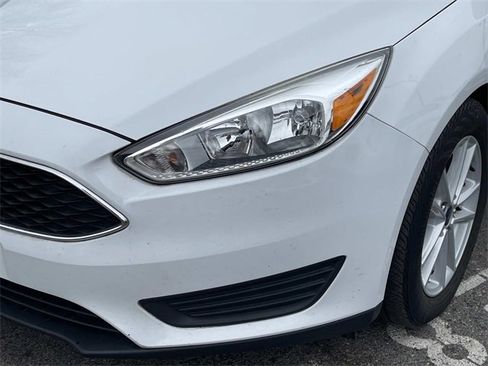 Used 2018 Ford Focus SE image 9