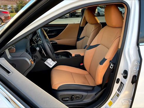 New 2025 Lexus ES 350 w/ Premium Package image 9
