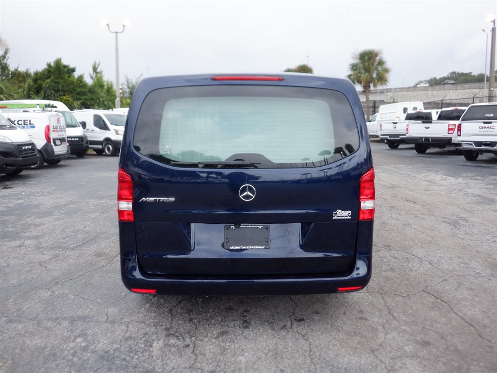 Used 2022 Mercedes-Benz Metris image 4