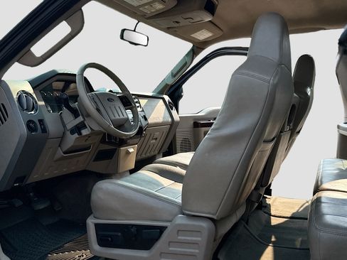 Used 2010 Ford F250 Lariat AWD/4WD image 6
