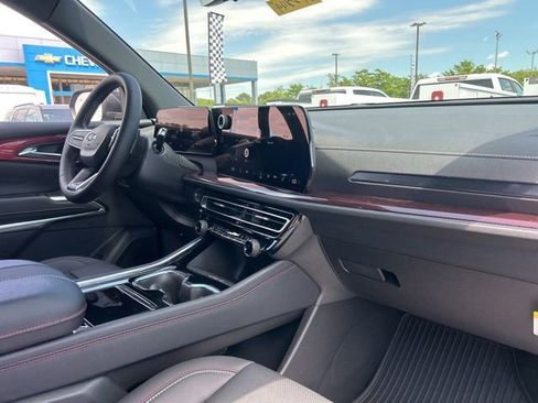 New 2026 Chevrolet Traverse Z71 w/ Driver Confidence Package AWD/4WD image 35
