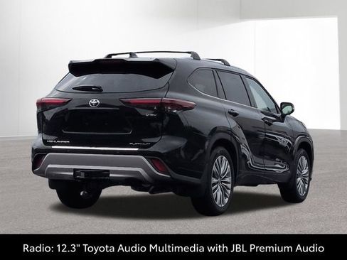 Certified 2026 Toyota Highlander Platinum AWD/4WD image 7