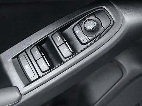 Used 2024 Subaru Crosstrek 2.0i Premium image 5