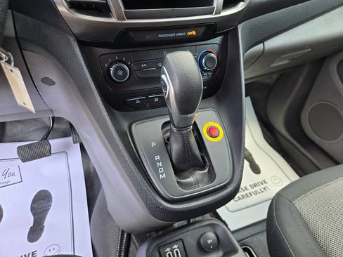 Used 2020 Ford Transit Connect XL FWD image 12