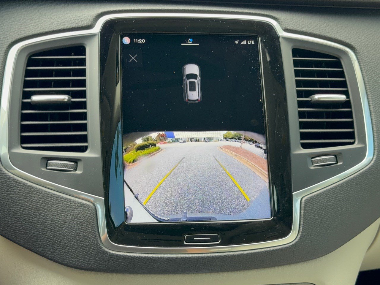 Certified 2025 Volvo XC90 B6 Core AWD/4WD image 24