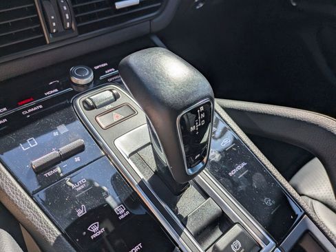 Used 2023 Porsche Cayenne image 20