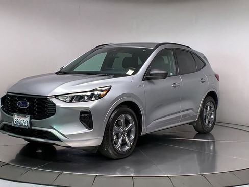 Used 2024 Ford Escape ST-Line w/ Equipment Group 301A image 4