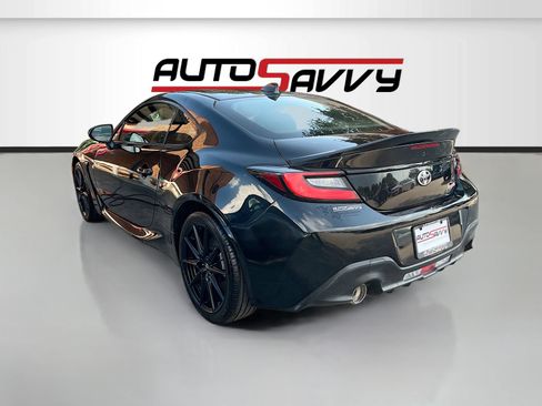 Used 2024 Toyota GR86 Premium RWD image 5