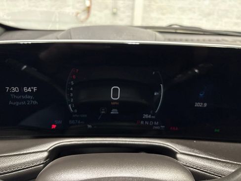 Used 2024 Cadillac XT4 Premium Luxury w/ Technology Package AWD/4WD image 40