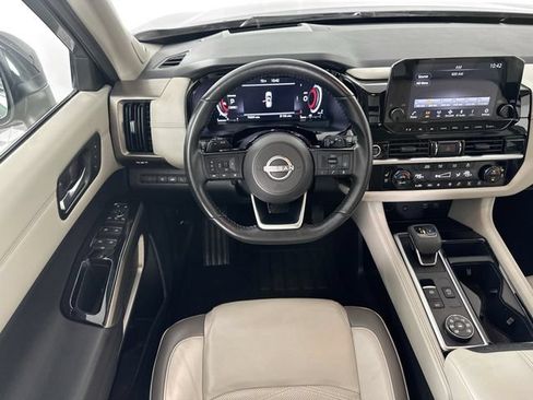 Used 2022 Nissan Pathfinder Platinum w/ Cargo Package AWD/4WD image 23