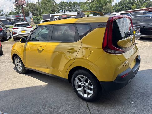 Used 2020 Kia Soul S FWD image 7