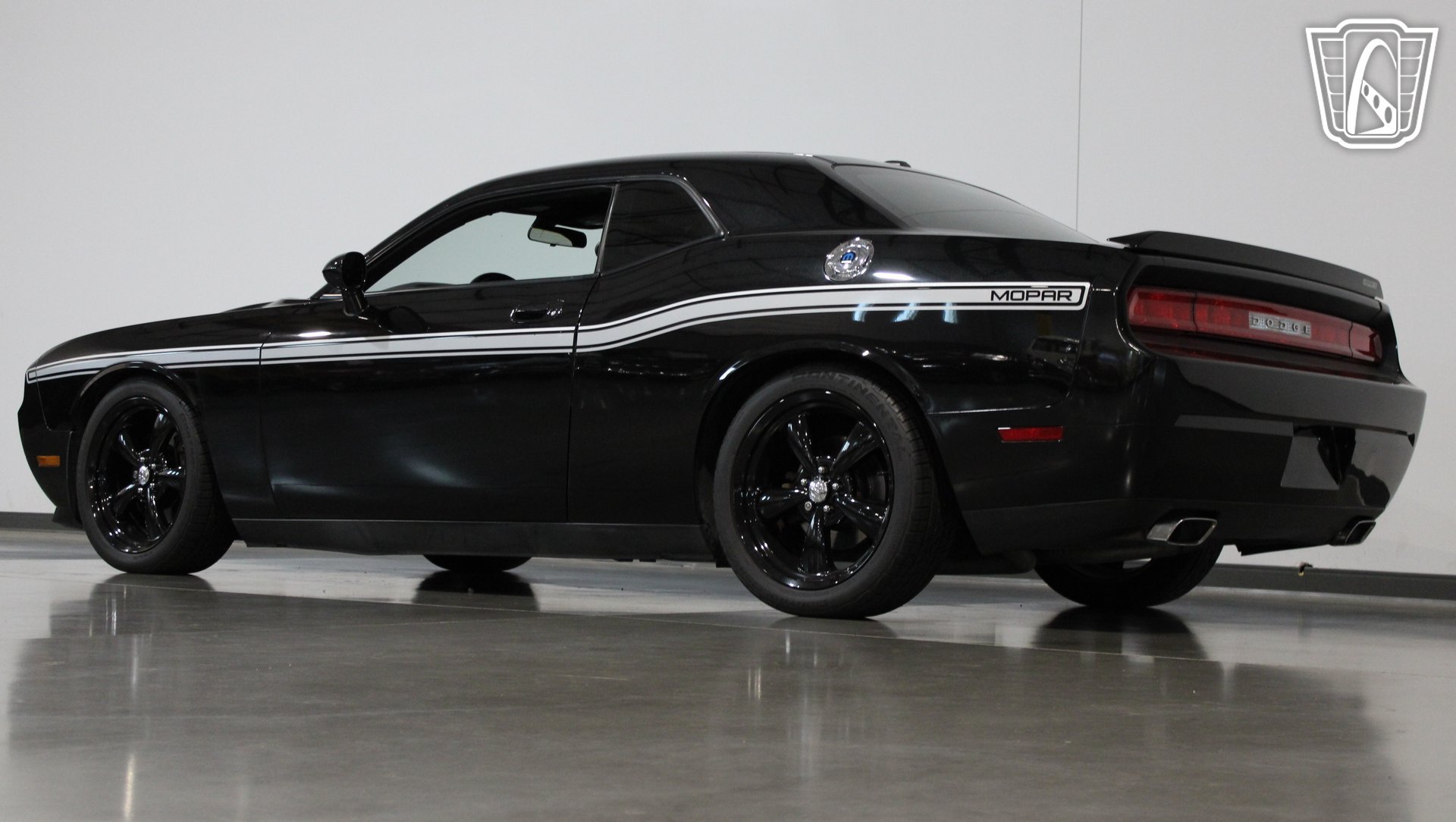 Used 2010 Dodge Challenger R/T w/ Mopar 10 Pkg RWD image 36