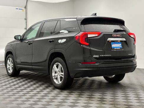 Used 2024 GMC Terrain SLE AWD/4WD image 9