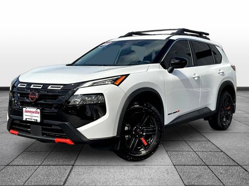 Certified 2025 Nissan Rogue SV AWD/4WD image 3