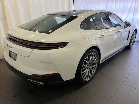 New 2026 Porsche Panamera 4 image 9